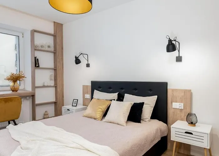 Royal Center Apartments